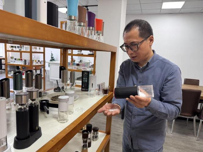 宁波企业的研磨器一年能卖500万个##宁波落差近百米高山漂流火上